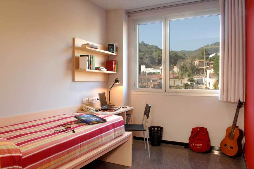 Agora Bcn. Residencia Universitaria Internacional Appartamento Barcellona Esterno foto